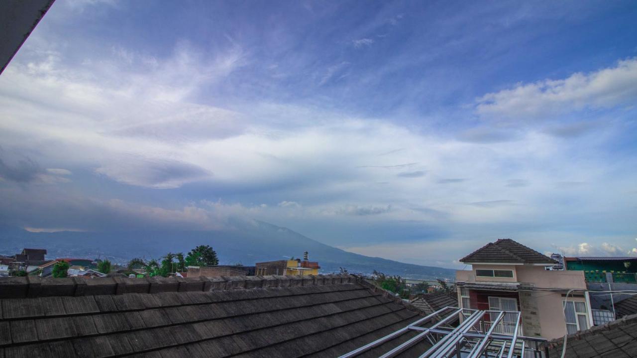 Villa El Nino 5 Bedroom Dengan Rooftop Mountain View Batu (East Java) Exterior foto