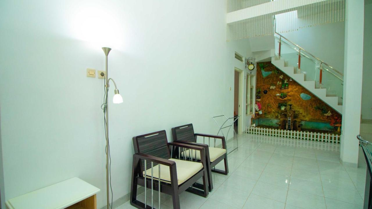 Villa El Nino 5 Bedroom Dengan Rooftop Mountain View Batu (East Java) Exterior foto