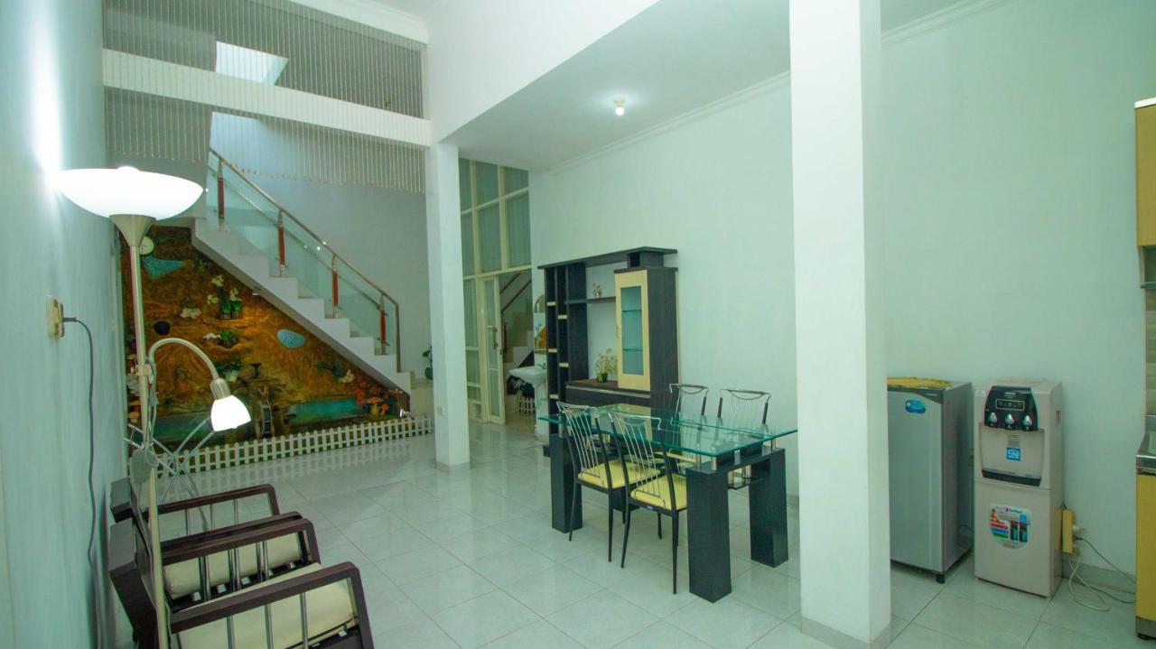 Villa El Nino 5 Bedroom Dengan Rooftop Mountain View Batu (East Java) Exterior foto